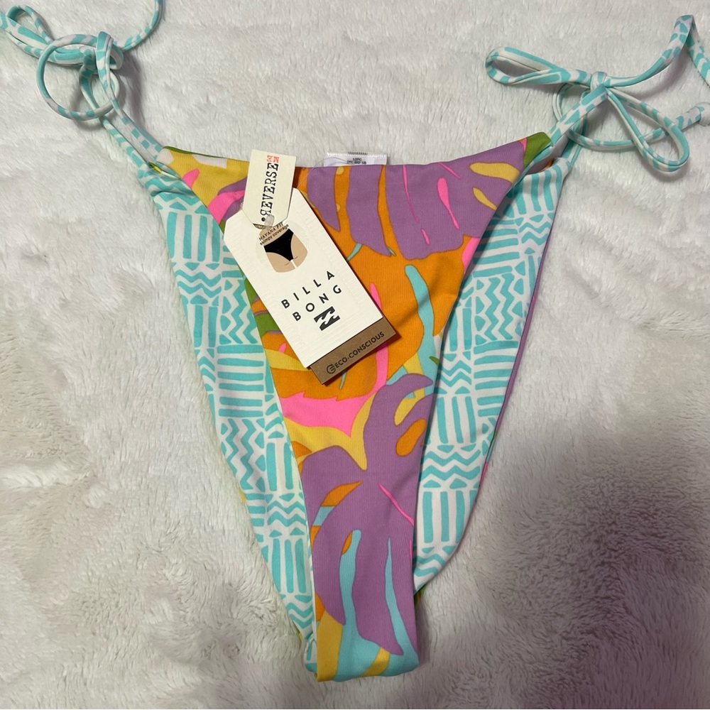 Billabong bikini bottoms NWT Reversible